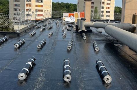 Schéma d'une rosace en bitume utilisée pour l'étanchéité d'une fixation photovoltaïque sur une toiture